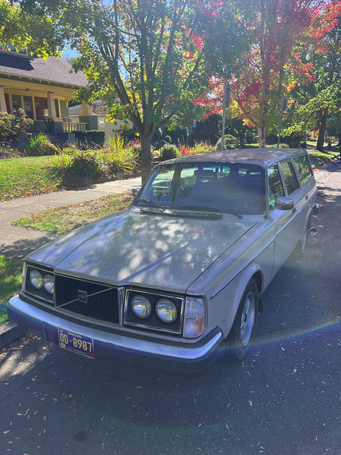 Volvo-245-1979-brown-6
