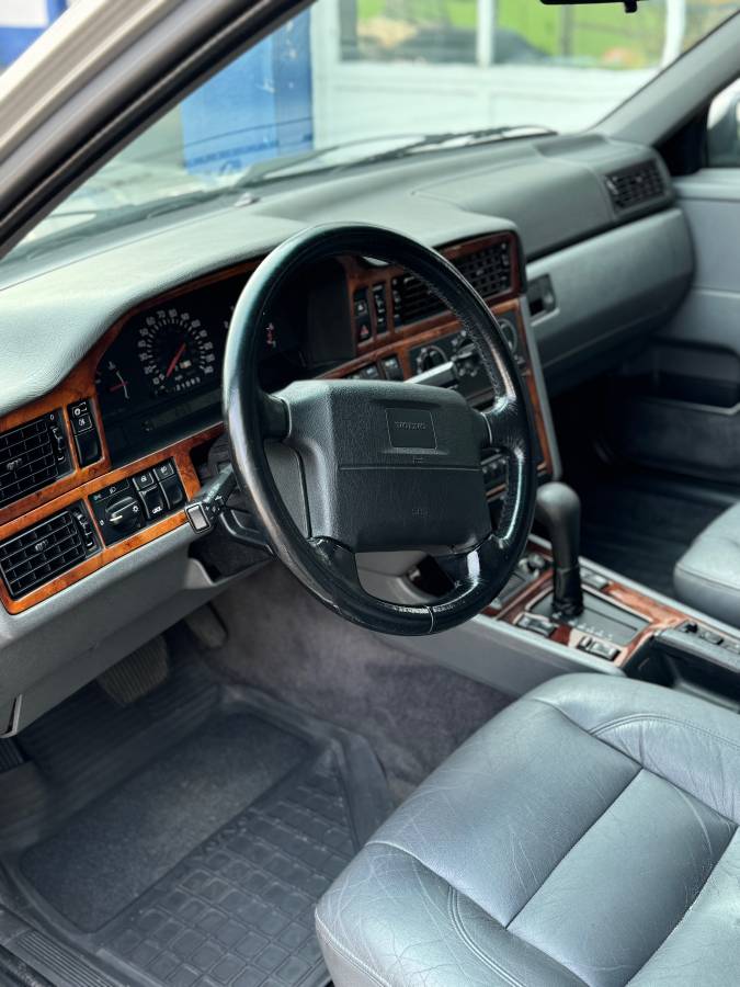 Volvo-850-series-1996-grey