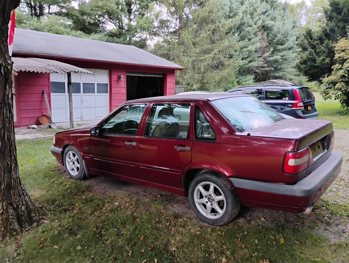 Volvo-850-series-1996-red-2