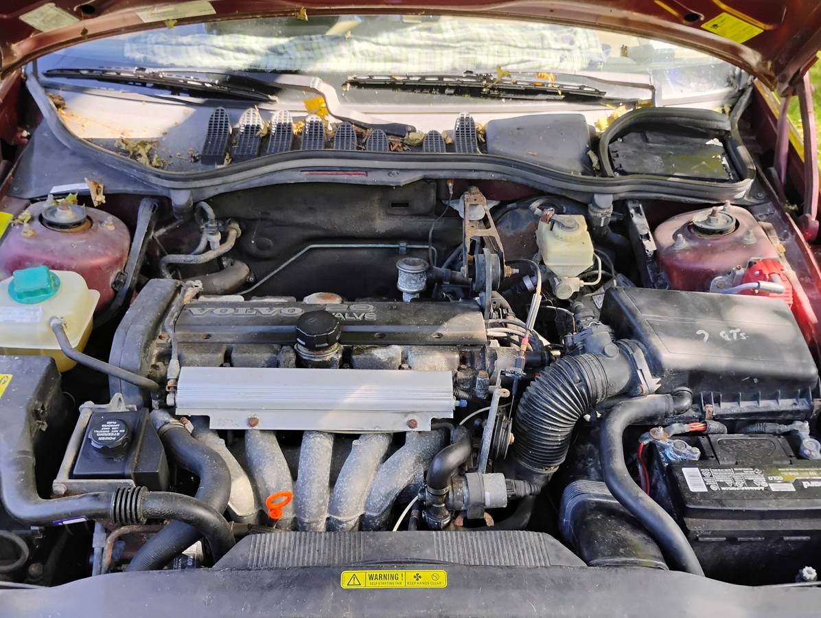 Volvo-850-series-1996-red-7
