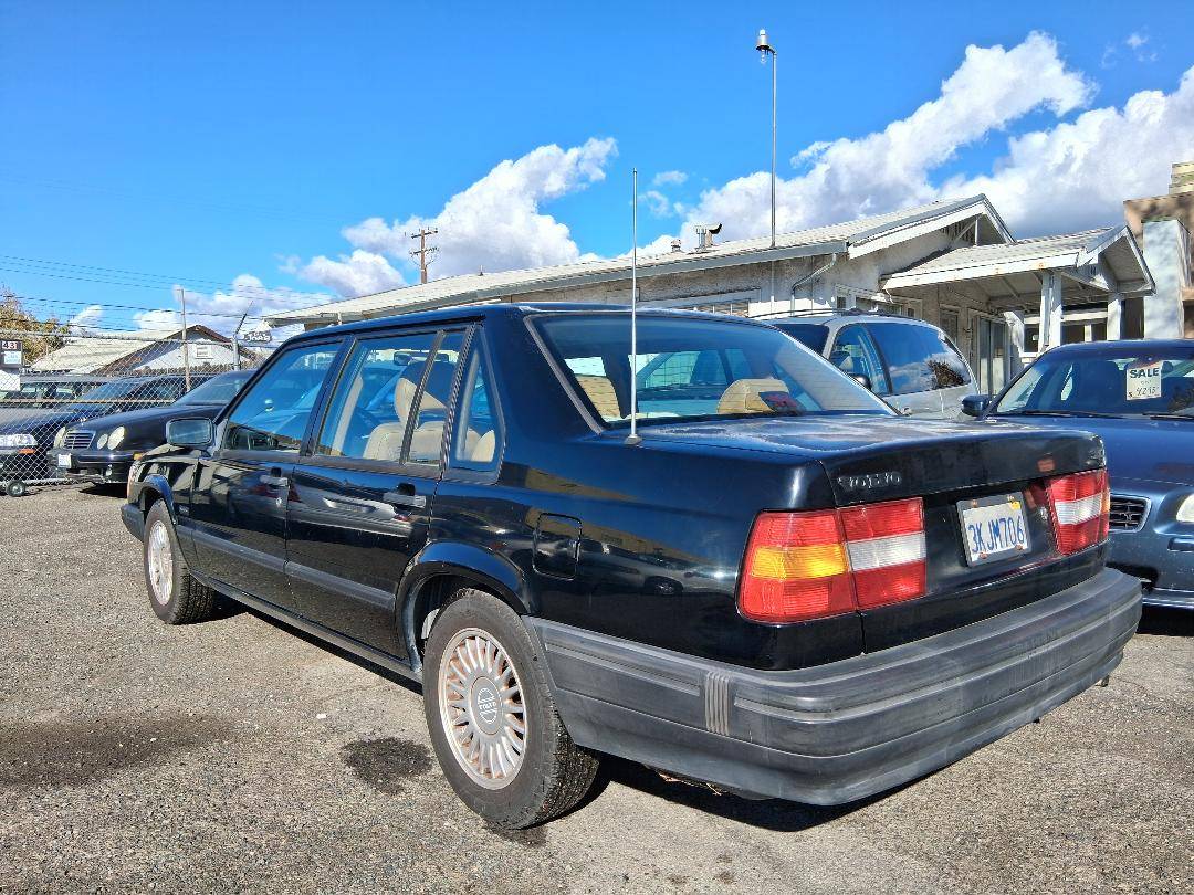 Volvo-940-series-1994-black-11