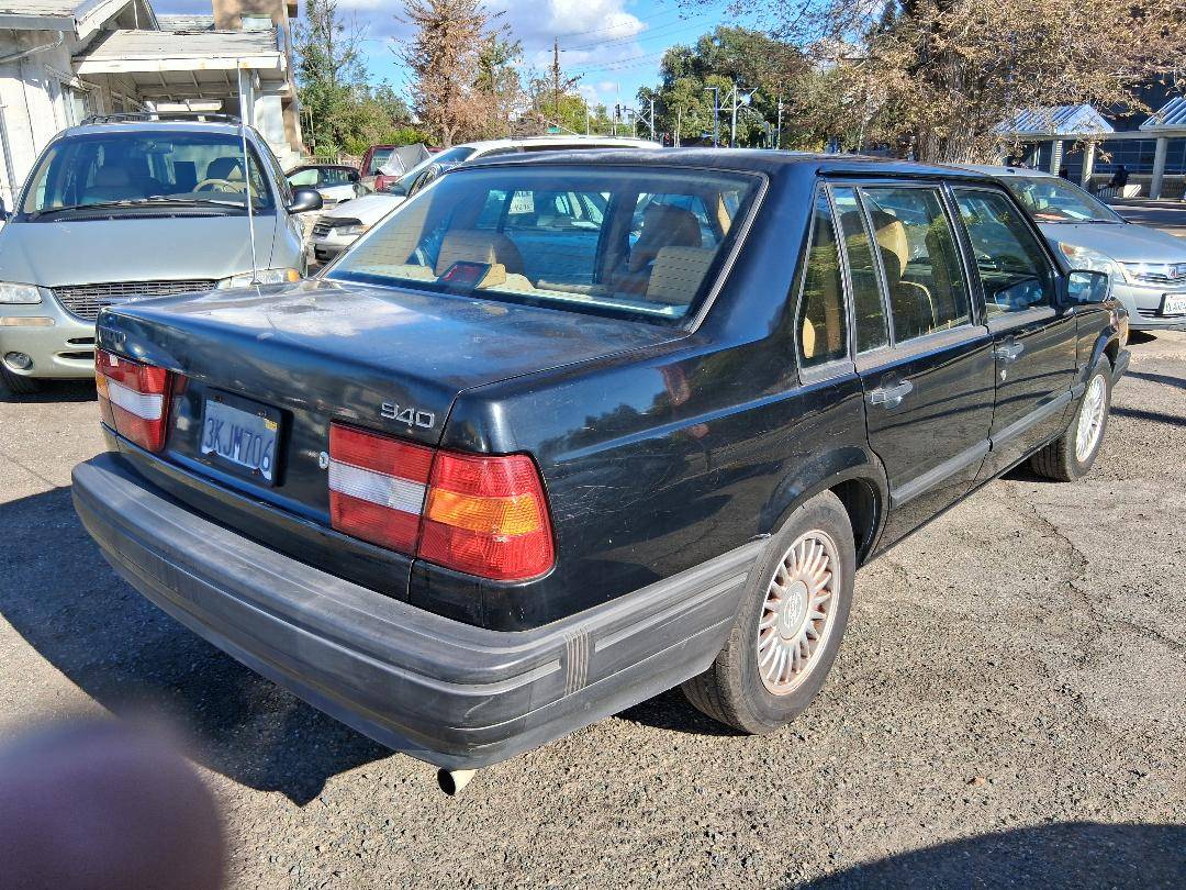 Volvo-940-series-1994-black-4