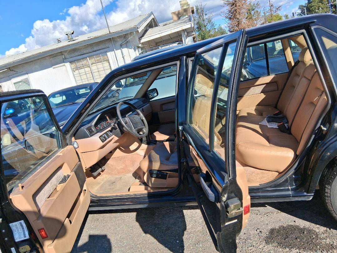 Volvo-940-series-1994-black-7