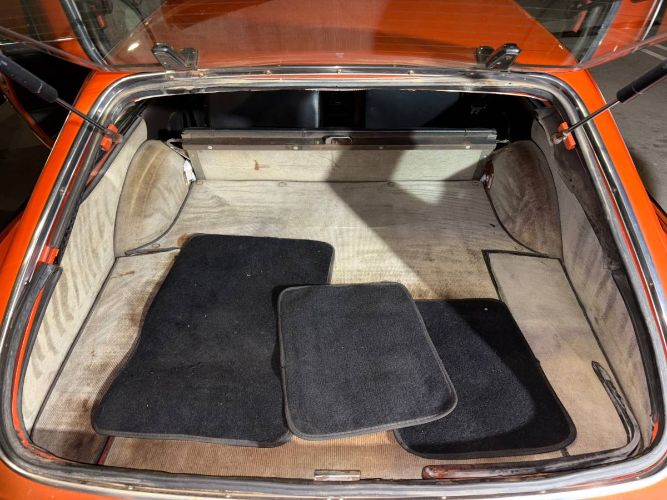Volvo-P1800es-1973-Orange-5