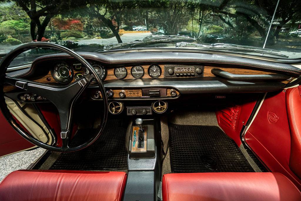 Volvo-p1800-1971-white-4