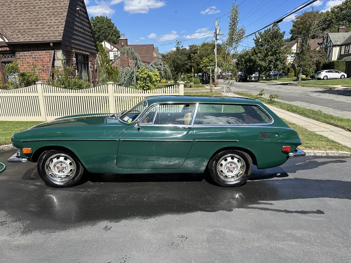 Volvo-p1800es-1972-green-1
