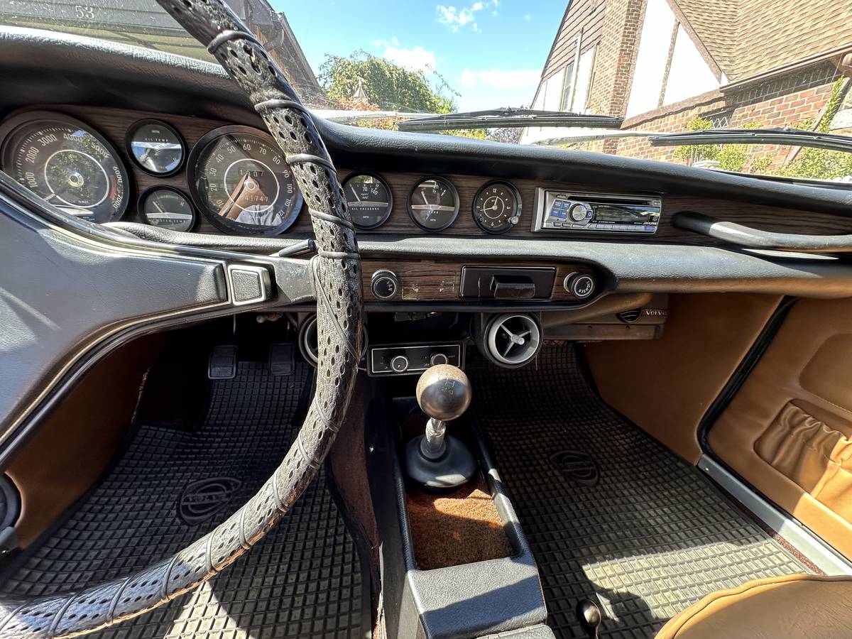 Volvo-p1800es-1972-green-10