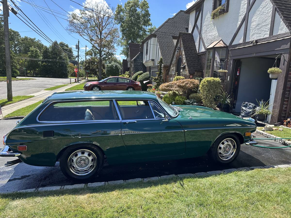 Volvo-p1800es-1972-green-3
