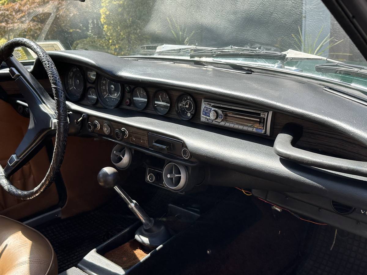 Volvo-p1800es-1972-green-5
