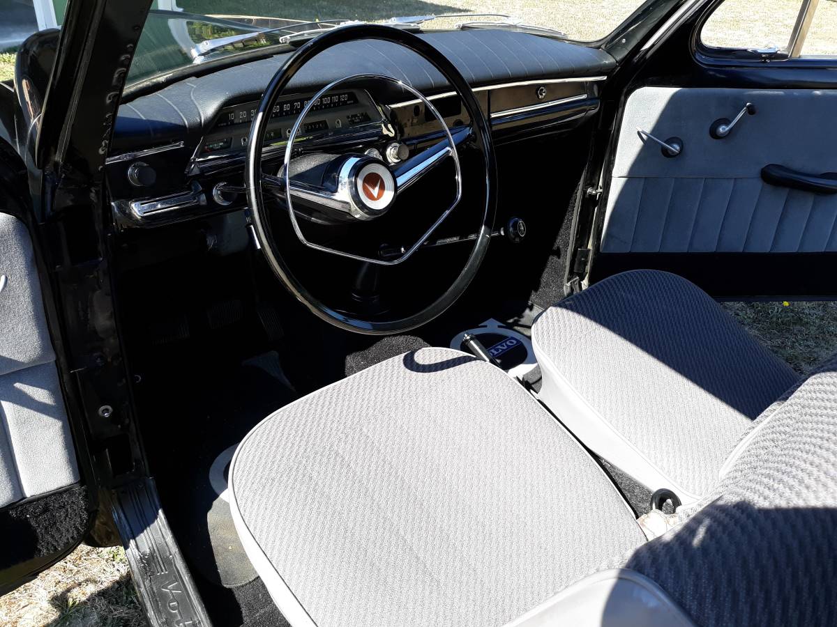 Volvo-pv-544-1961-black-1