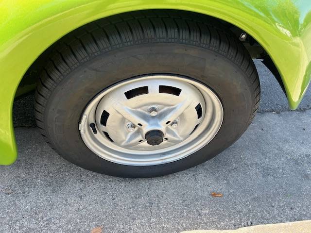 Vw-beetle-1976-green-3