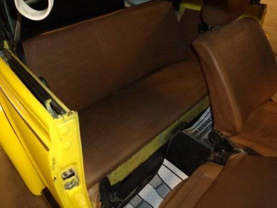 Vw-beetle-convertible-1979-yellow-16