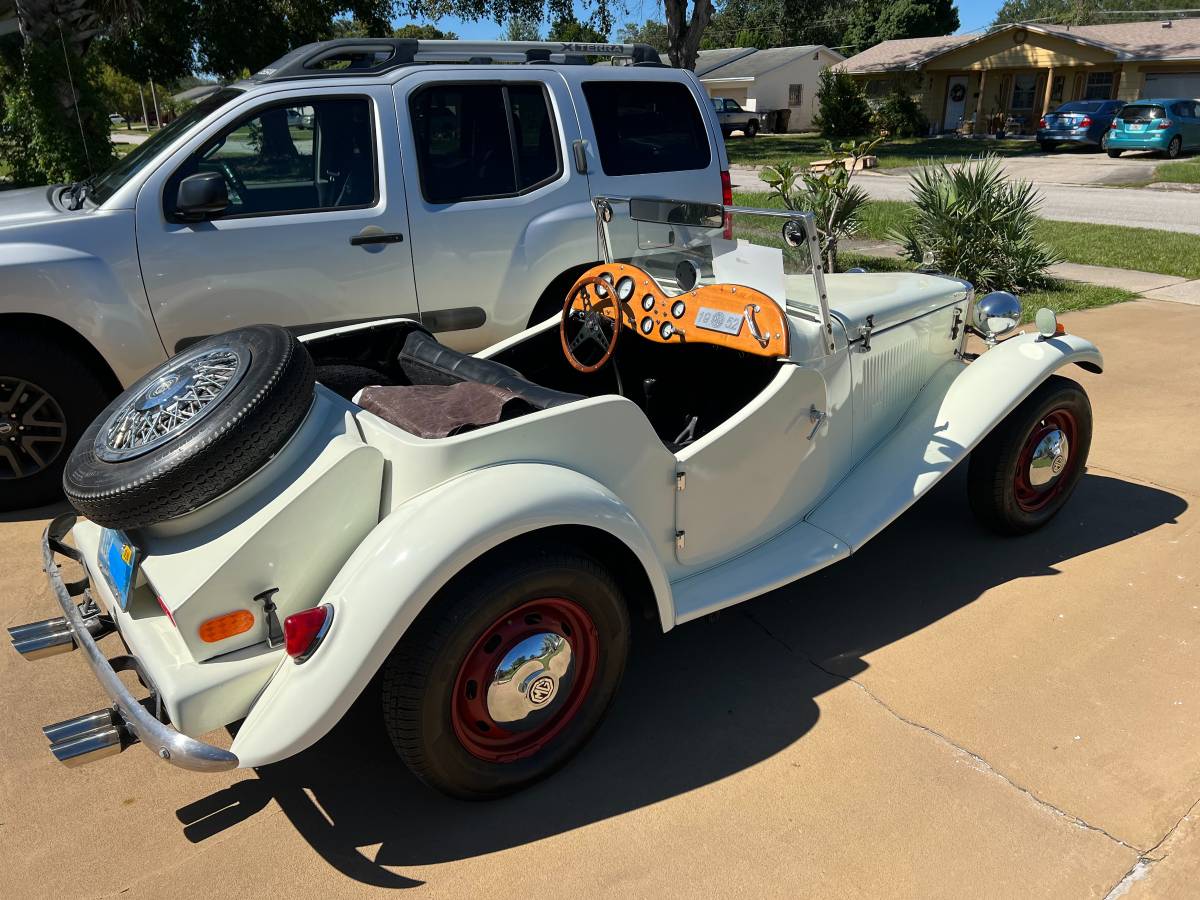 Vw-bug-1976-white-1