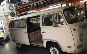 Vw-bus-1970-white-1