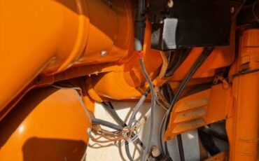 Vw-bus-1977-orange-10