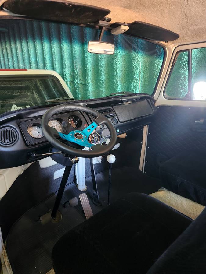 Vw-panel-van-1972-yellow-21