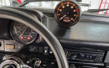 Vw-super-beetle-truck-1974-white-2