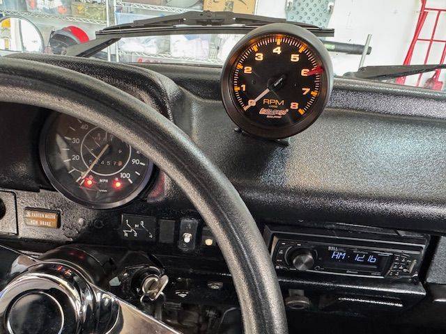 Vw-super-beetle-truck-1974-white-2