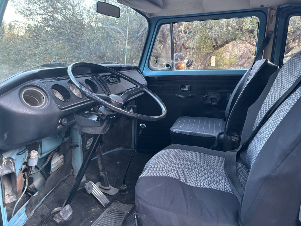 Vw-transporter-1970-blue-1