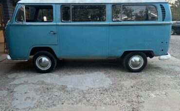 Vw-transporter-1970-blue-10