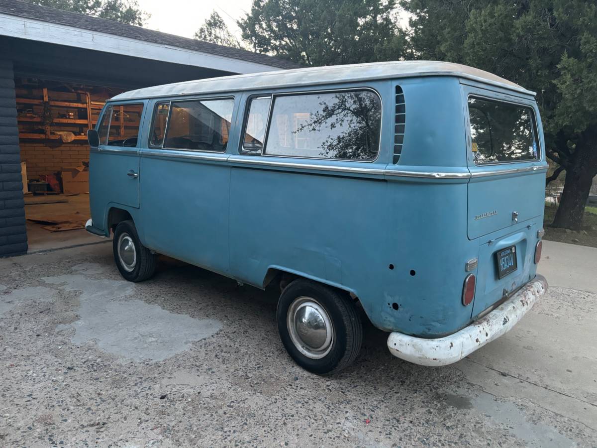 Vw-transporter-1970-blue-16