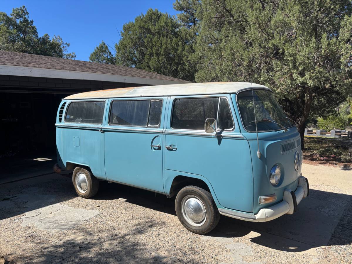 Vw-transporter-1970-blue-8