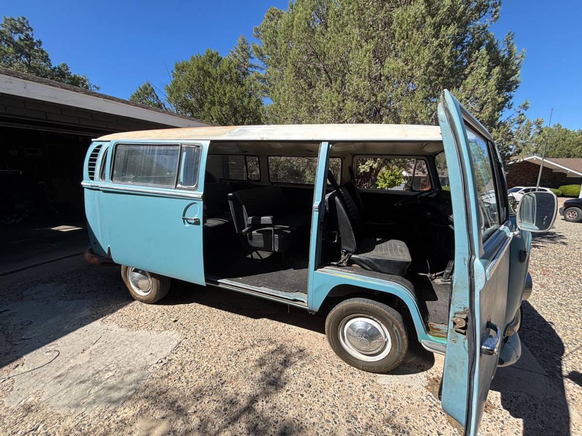 Vw-transporter-1970-blue