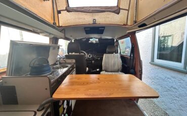 Vw-vanagon-1982-orange-10