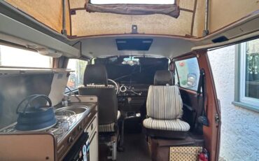 Vw-vanagon-1982-orange-13