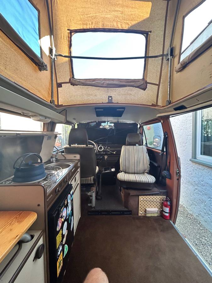 Vw-vanagon-1982-orange-13