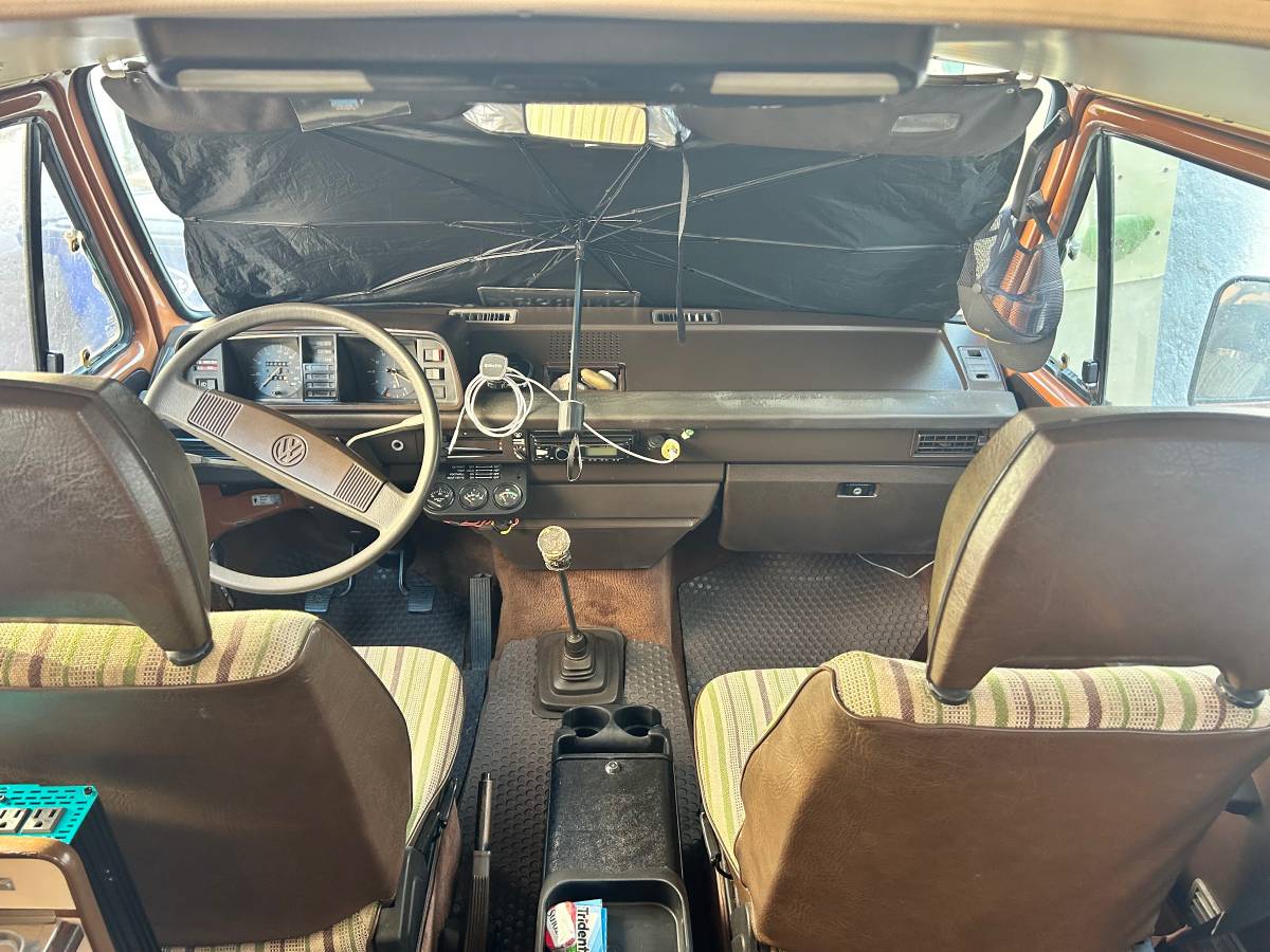 Vw-vanagon-1982-orange-6