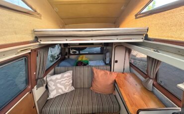 Vw-vanagon-1982-orange-7