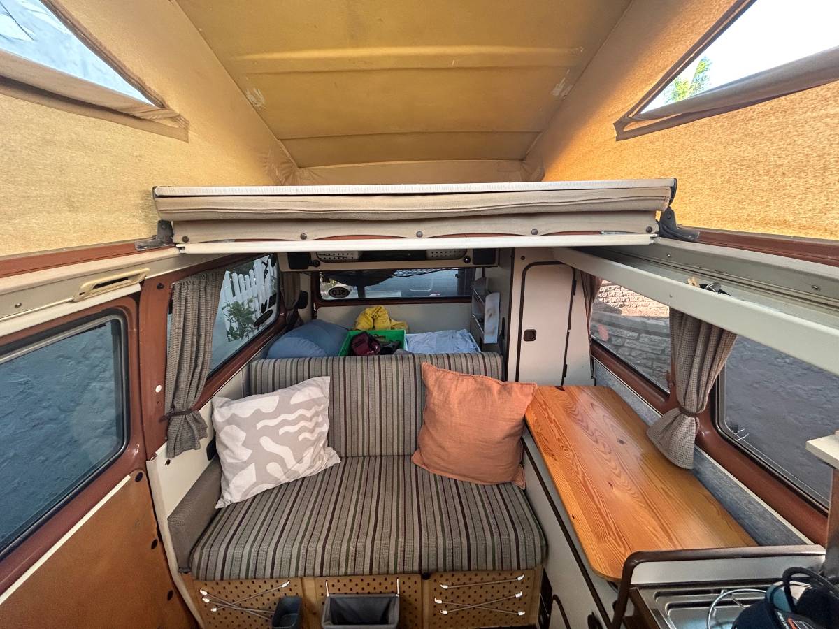Vw-vanagon-1982-orange-7
