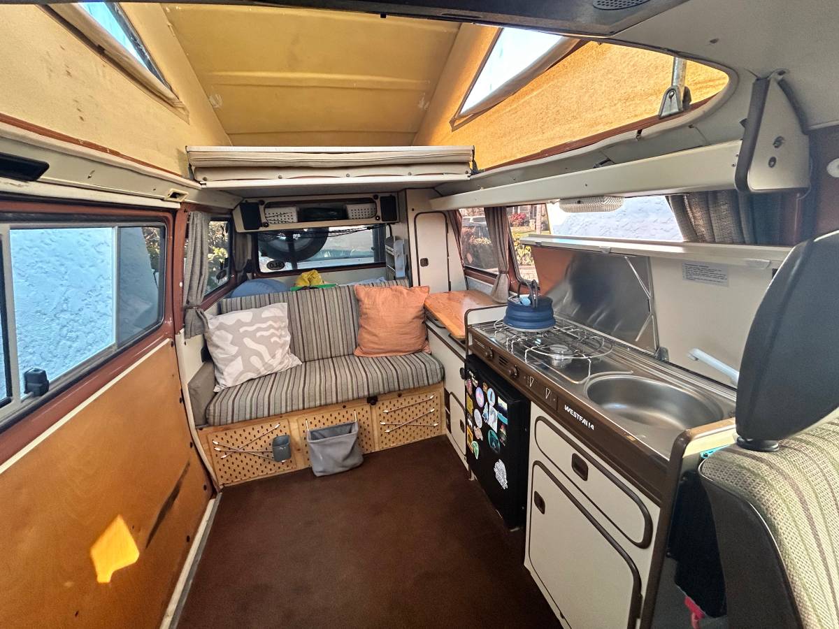 Vw-vanagon-1982-orange-8