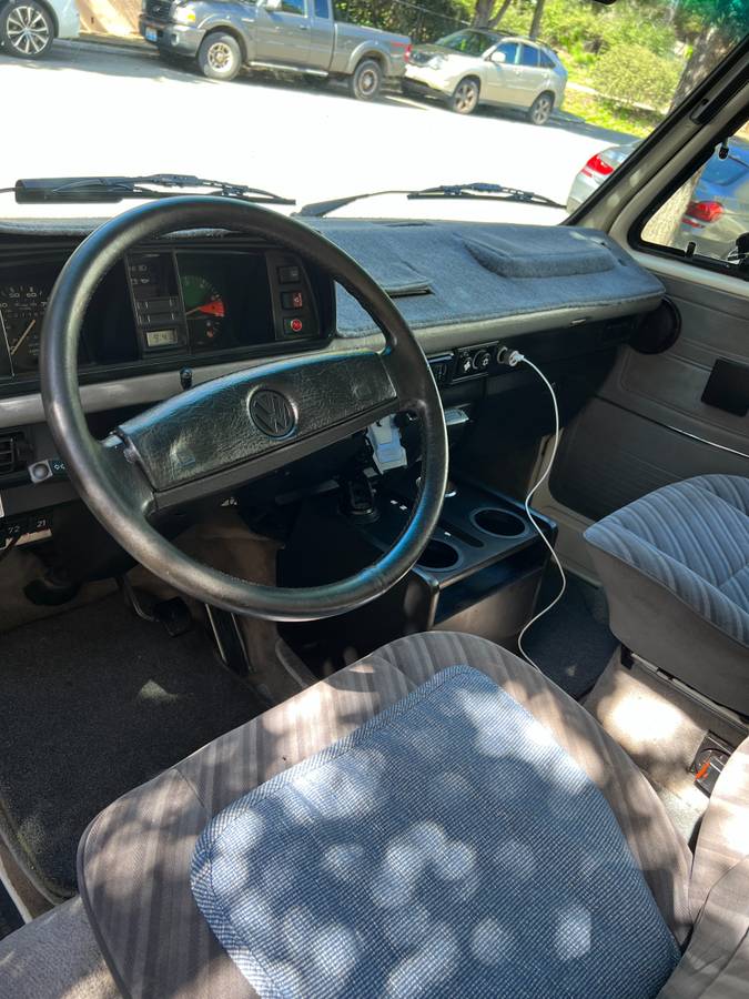 Vw-vanagon-1989-white-10