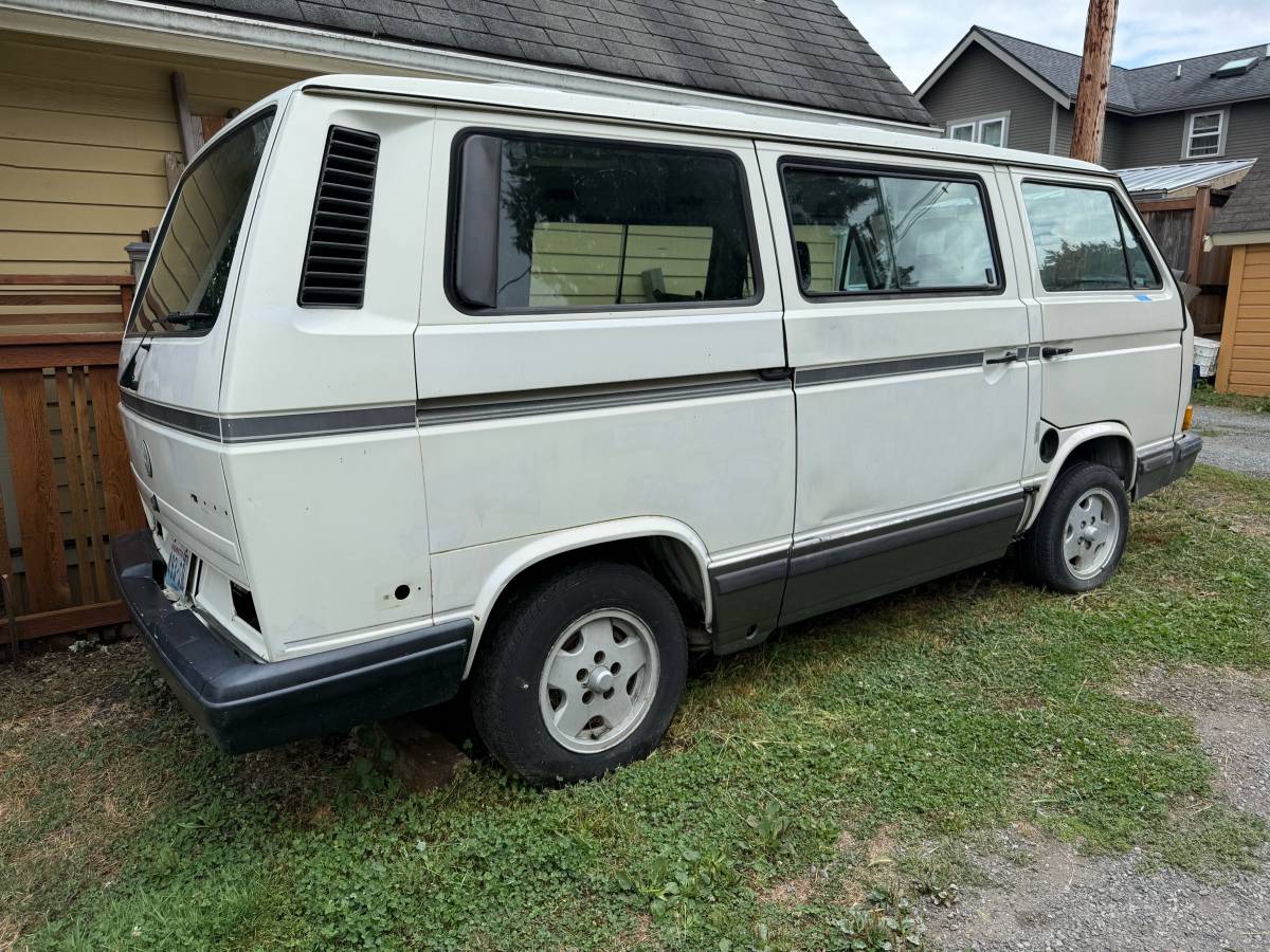 Vw-vanagon-1989-white-2