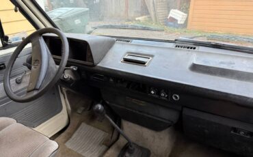 Vw-vanagon-1989-white-5