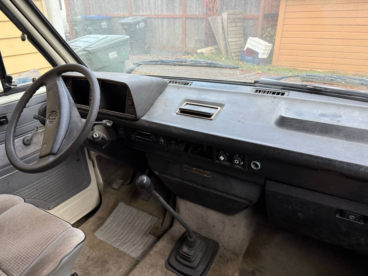 Vw-vanagon-1989-white-5
