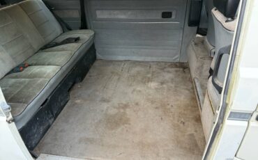 Vw-vanagon-1989-white-8