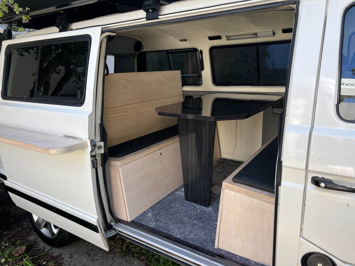 Vw-vanagon-1989-white-9