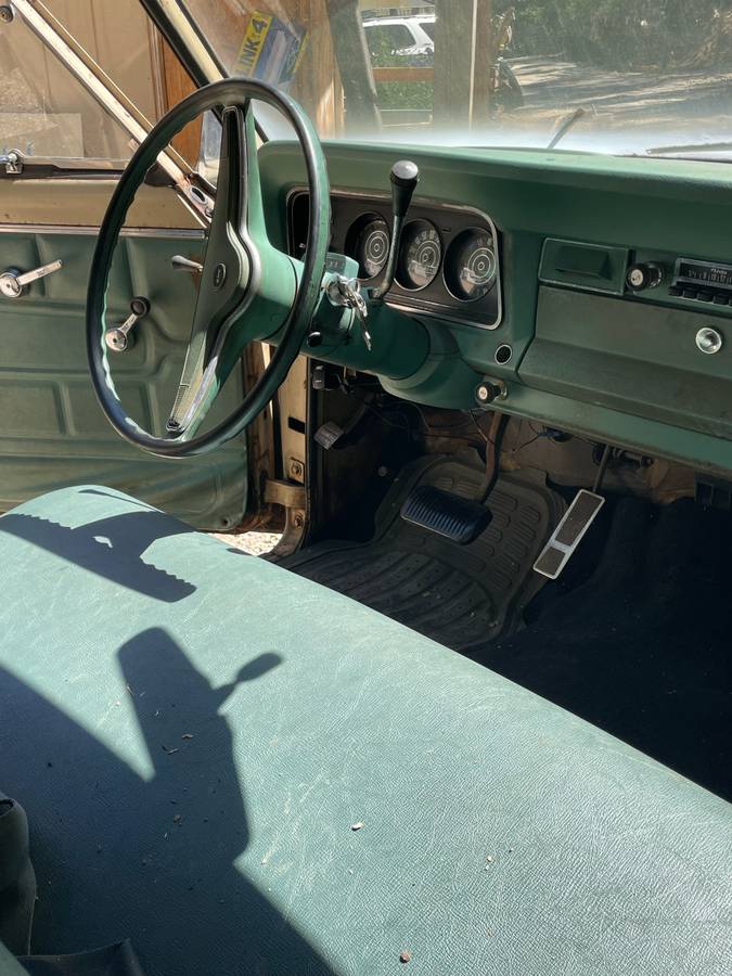 Wagoneer-1975-brown-1