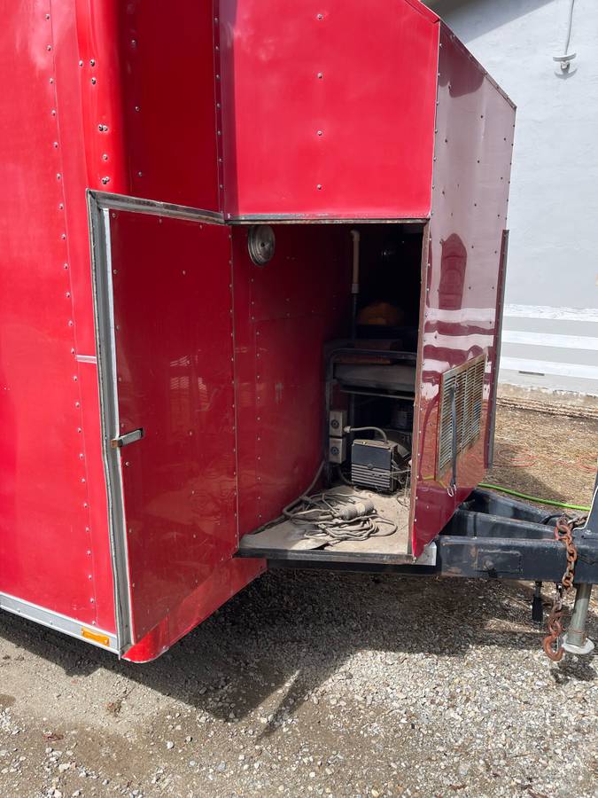 Wells-cargo-1991-red-3