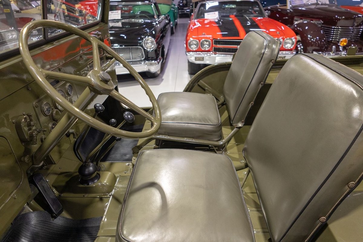 Willys-1955-Jeep-2