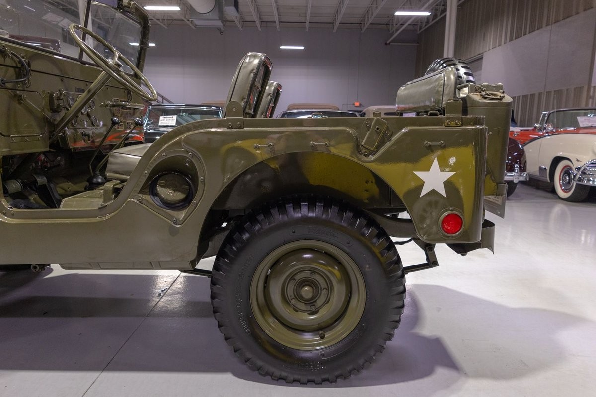 Willys-1955-Jeep-24