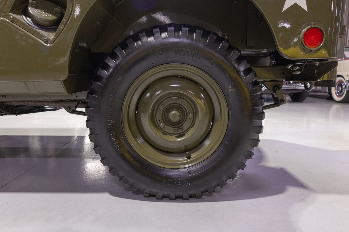 Willys-1955-Jeep-25