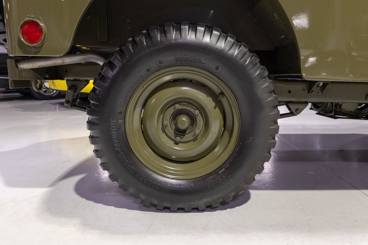 Willys-1955-Jeep-27