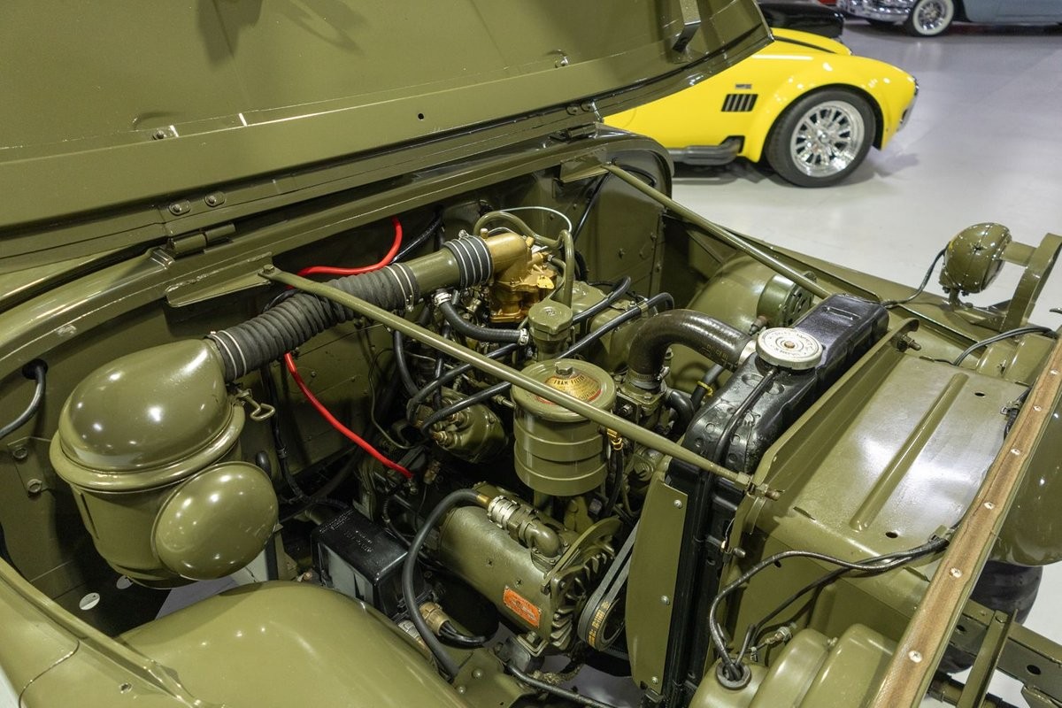Willys-1955-Jeep-36