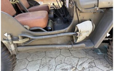 Willys-38-1952-Green-Green-15