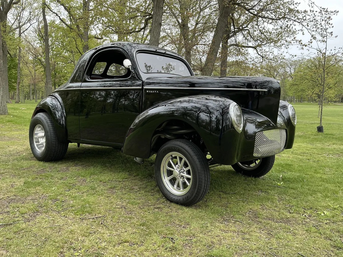 Willys-Custom-1941-Midnight-Black-Black-And-Tan-3