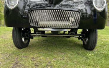 Willys-Custom-1941-Midnight-Black-Black-And-Tan-6